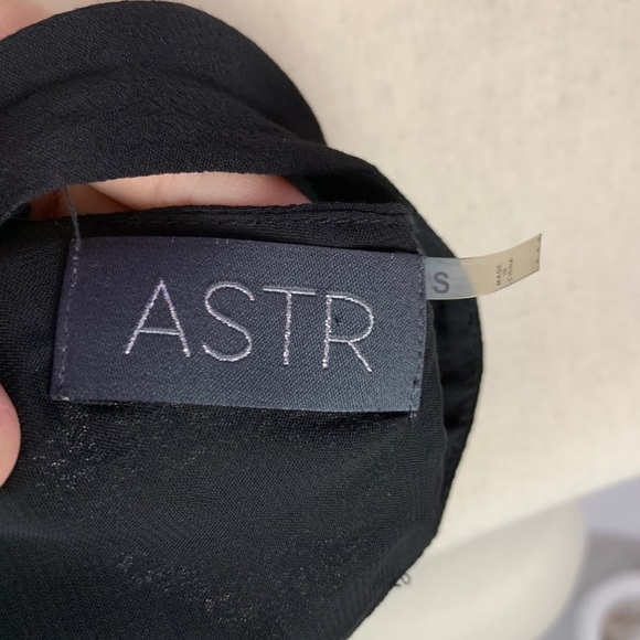ASTR Black Top With Cross back - Picture 3 of 4